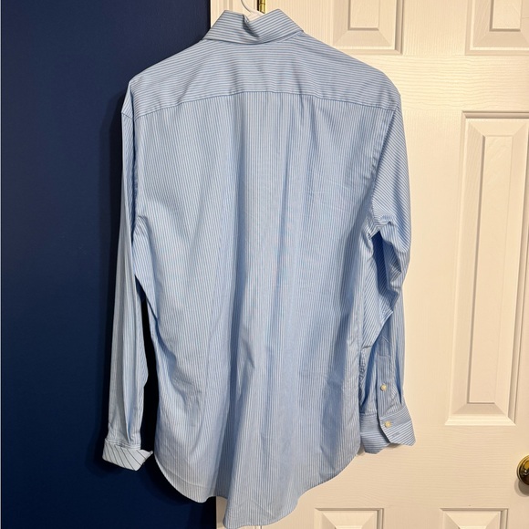 TailorByrd button down in size medium. - Picture 5 of 5
